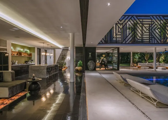 Bull House Amazing 6 Bedrooms Contemporary In * Seminyak (Bali)