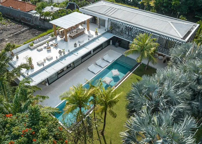 Bull House Amazing 6 Bedrooms Contemporary In *