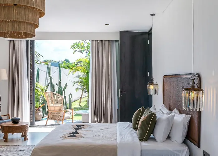 Bull House Amazing 6 Bedrooms Contemporary In Villa *