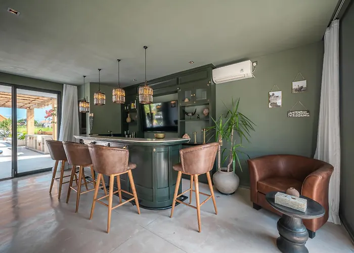 Bull House Amazing 6 Bedrooms Contemporary In *