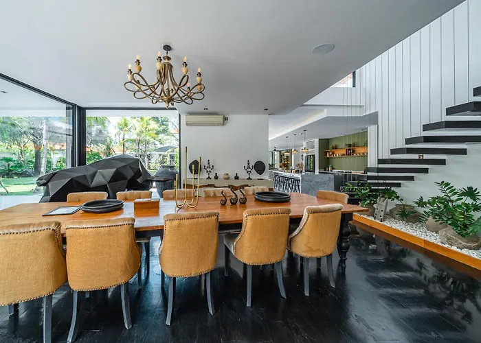 Bull House Amazing 6 Bedrooms Contemporary In Villa *