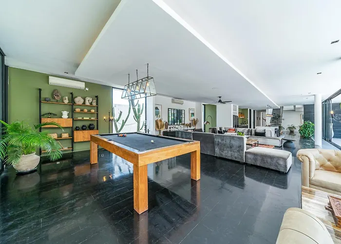 Bull House Amazing 6 Bedrooms Contemporary In *