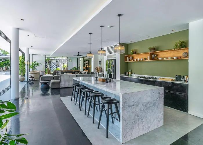 Bull House Amazing 6 Bedrooms Contemporary In Seminyak (Bali)