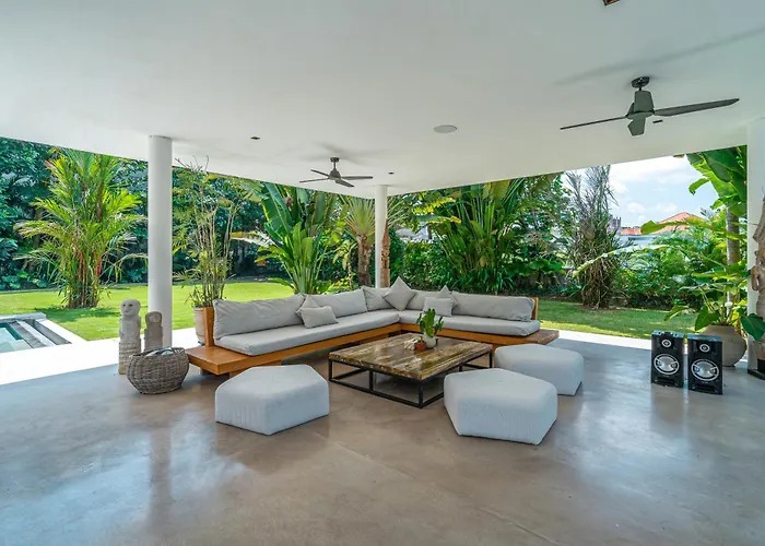 Bull House Amazing 6 Bedrooms Contemporary In Villa