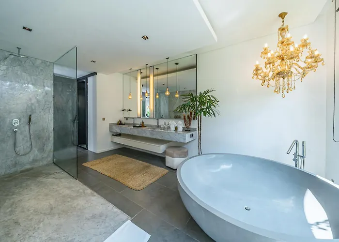 Bull House Amazing 6 Bedrooms Contemporary In