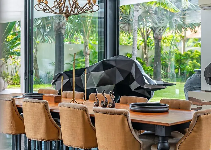 Bull House Amazing 6 Bedrooms Contemporary In * Seminyak