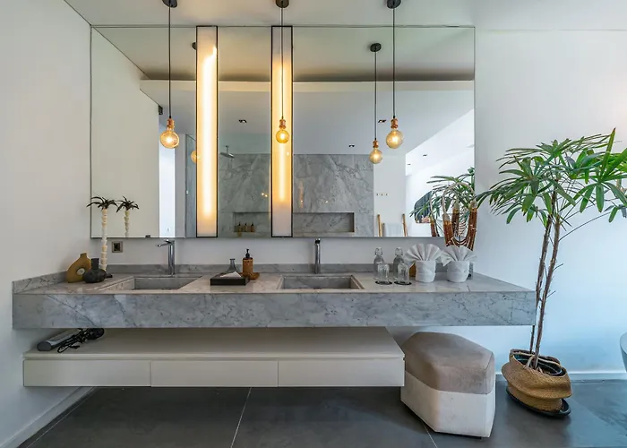 Villa Bull House Amazing 6 Bedrooms Contemporary In