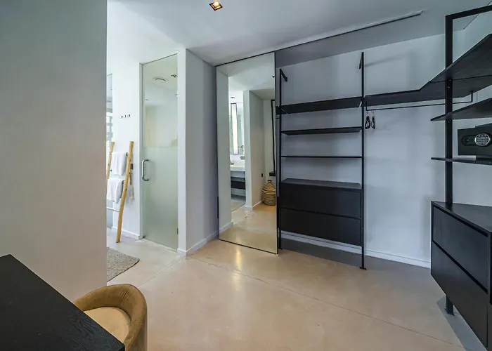 Villa Bull House Amazing 6 Bedrooms Contemporary In Seminyak (Bali)