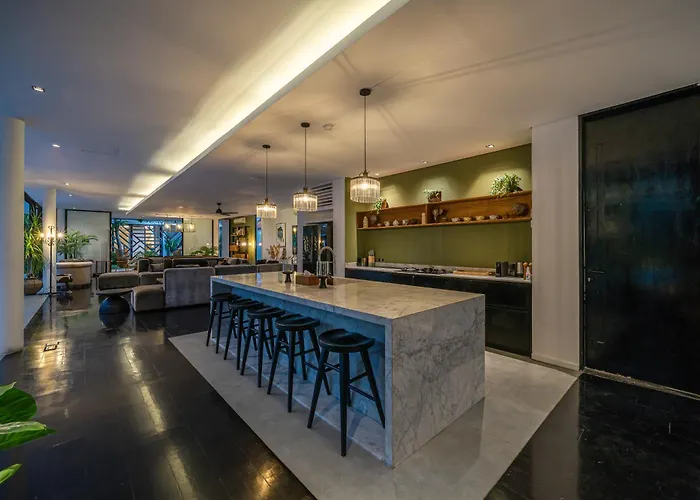 Bull House Amazing 6 Bedrooms Contemporary In Villa
