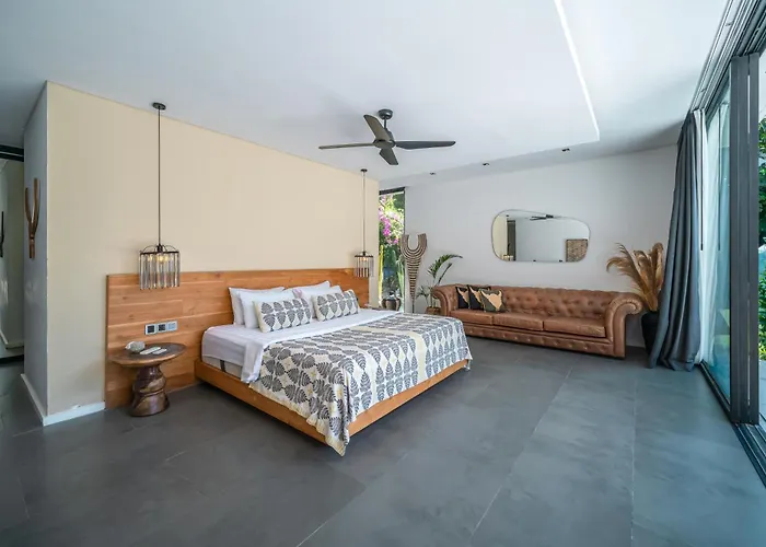 Bull House Amazing 6 Bedrooms Contemporary In * Seminyak (Bali)
