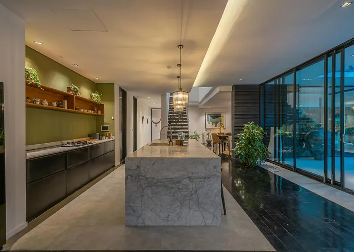 Villa Bull House Amazing 6 Bedrooms Contemporary In Seminyak (Bali)