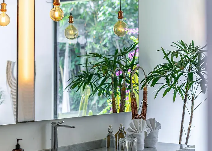 Bull House Amazing 6 Bedrooms Contemporary In Seminyak (Bali)