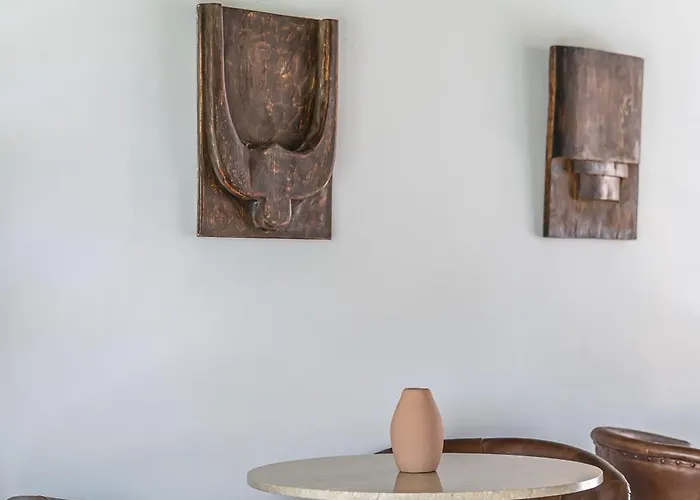Bull House Amazing 6 Bedrooms Contemporary In * Seminyak (Bali)